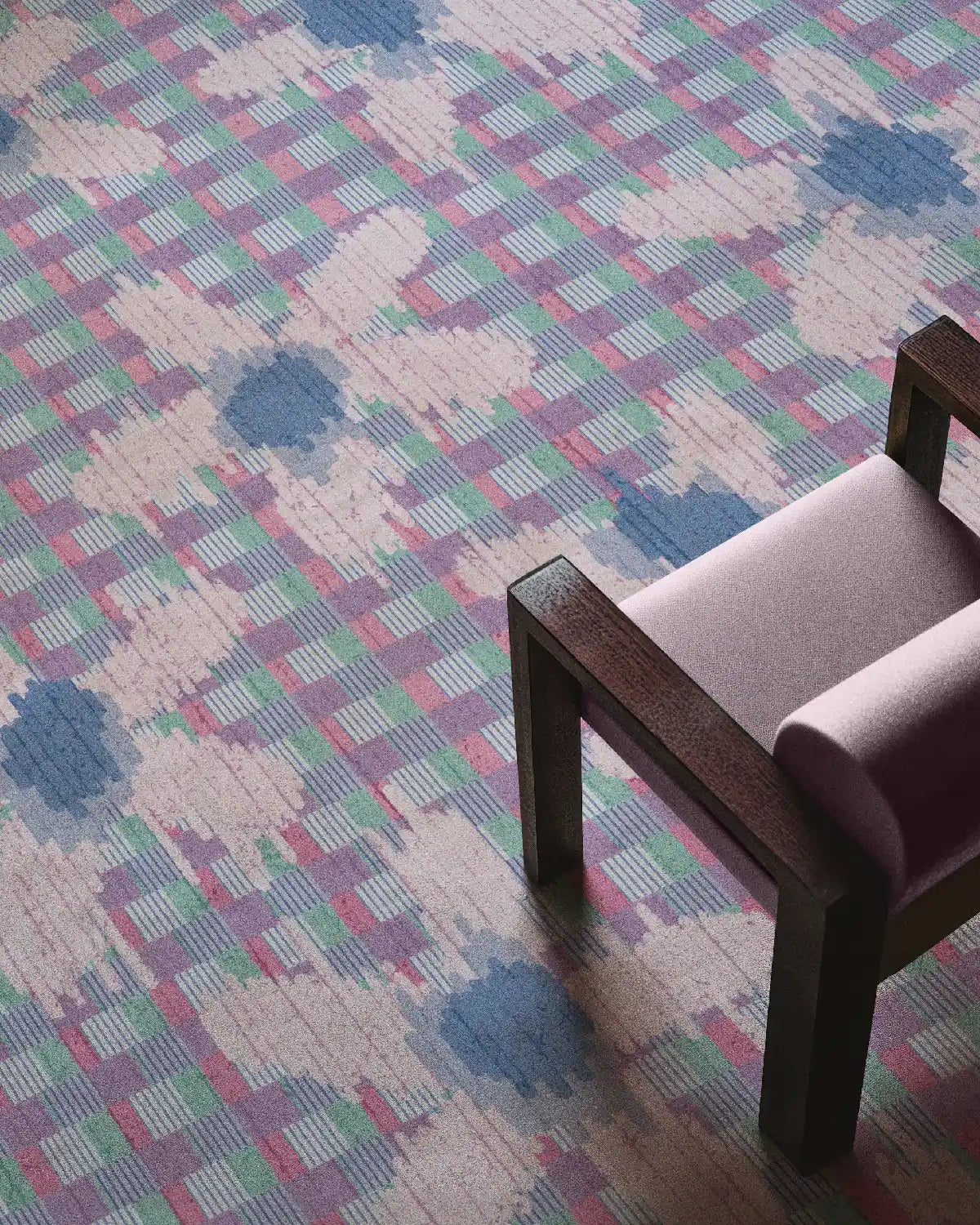 A pastel purple floral checkered rug was placed under the pastel chair in a dopamine decor living room.